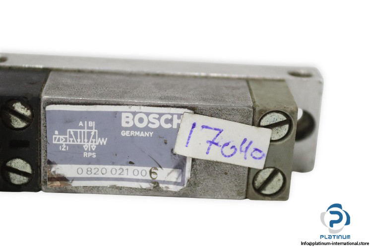 bosch-0-820-021-006-single-solenoid-valve-with-coil-(used)-2
