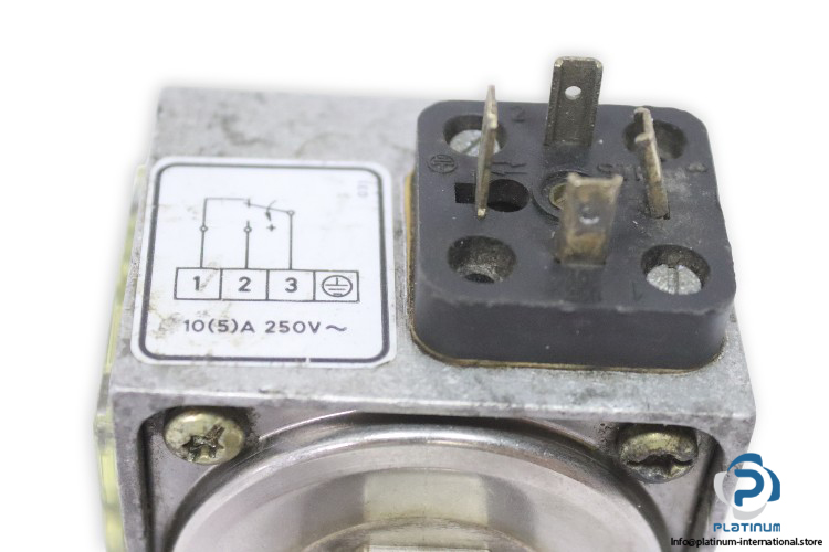 kobold-DCM-10-pressure-switch-(used)-1