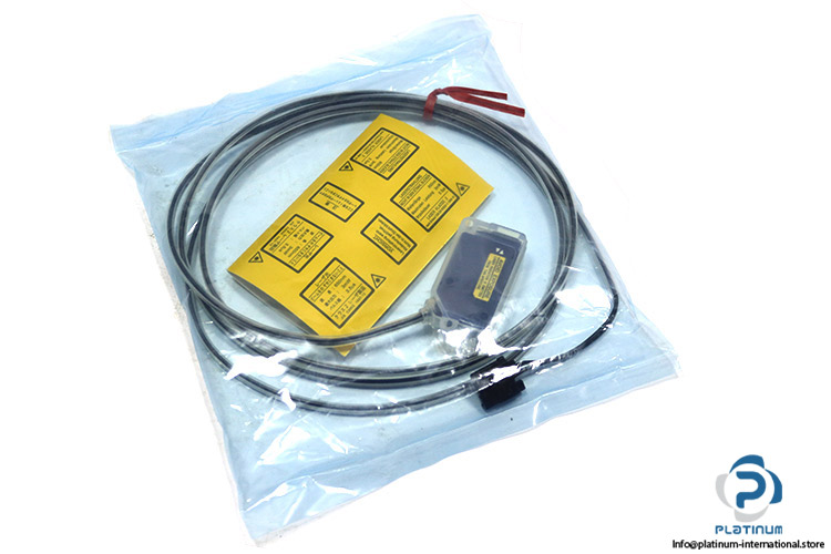 Keyence-lv-h62f-retro-reflective-sensor-head(new)-1
