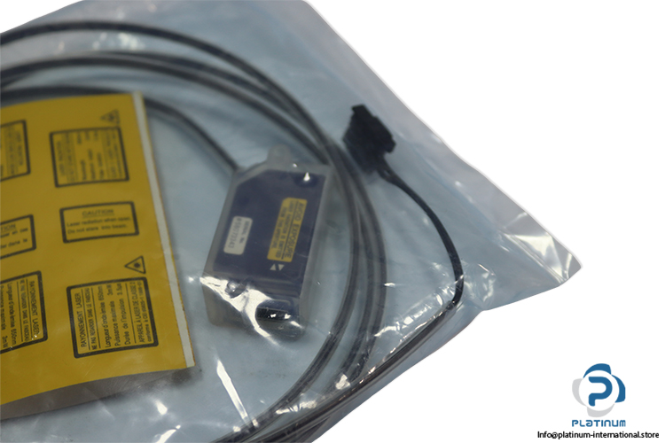 Keyence-lv-h62f-retro-reflective-sensor-head(new)-3