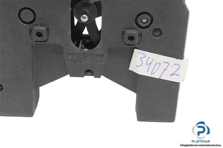telemecanique-la9-d..02-inversing-block(new)-2
