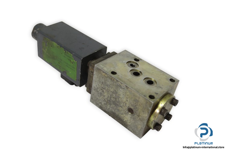 schneider-HVD312-080-1200-1C-pressure-relief-valve-with-coil-(used)-1