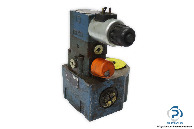 rexroth-R900925913-pressure-control-valve-(used)