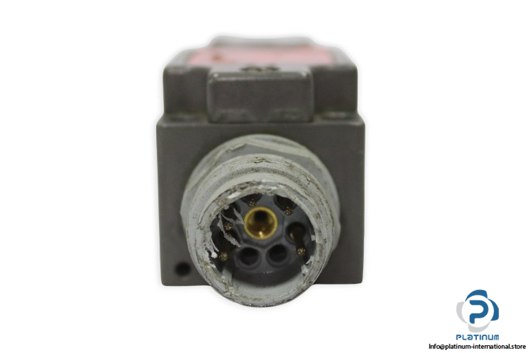 euchner-NZ2VZ-528E-safety-switch-(Used)-1