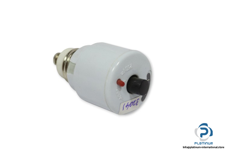 L16A-screw-in-thermal-circuit-breaker(new)