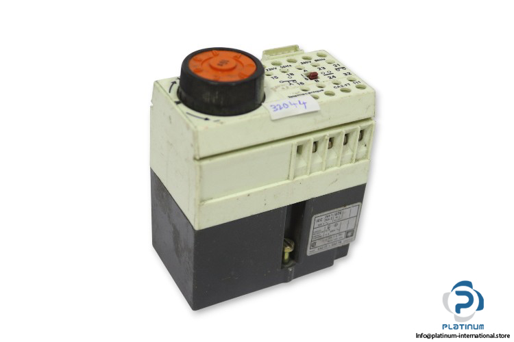 telemecanique-ca2-ft111-time-relay(used)