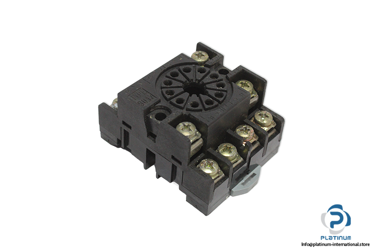 finder-90.17-relay-socket(used)
