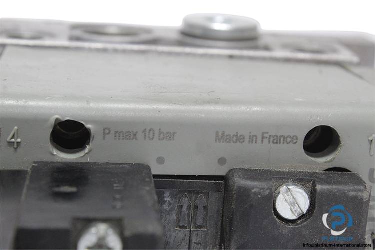 aventics-R422003656-solenoid-valve-(used)-2