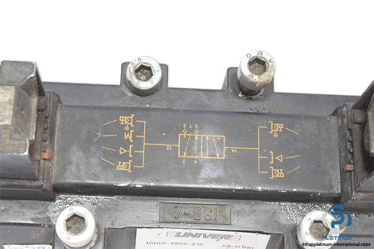 univer-BE-6020-double-solenoid-valve-with-coil-(used)-1
