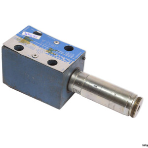 vickers-DG4V-3-2A-M-U-H7-60-solenoid-directional-valve-without-coil-(used)