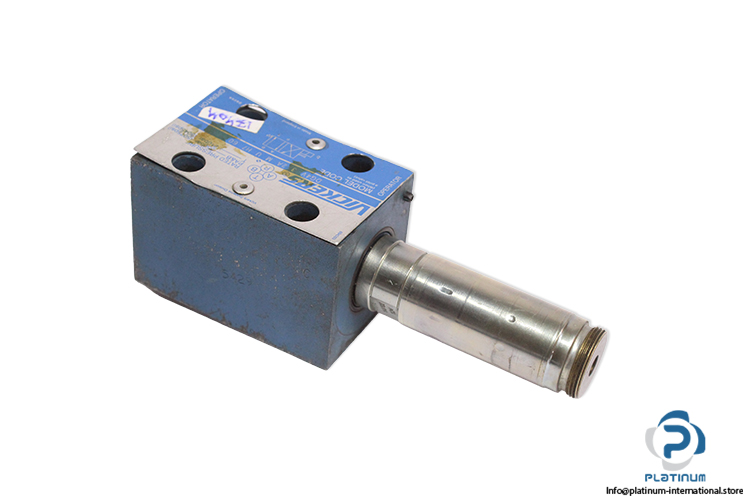 vickers-DG4V-3-2A-M-U-H7-60-solenoid-directional-valve-without-coil-(used)