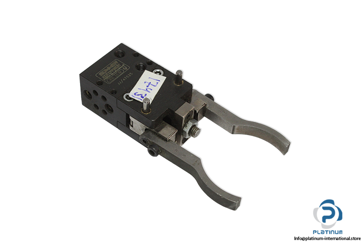 sommer-GK-15-N-2-jaw-radial-gripper-(used)