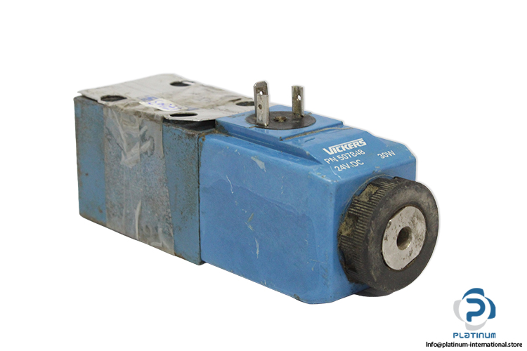 vickers-DG4V-3-2A-M-U-H7-60-single-solenoid-operated-directional-valve-(used)