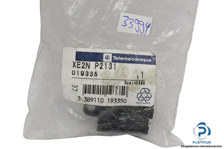 telemecanique-XE2N-P2131-contact-block-(New)-1
