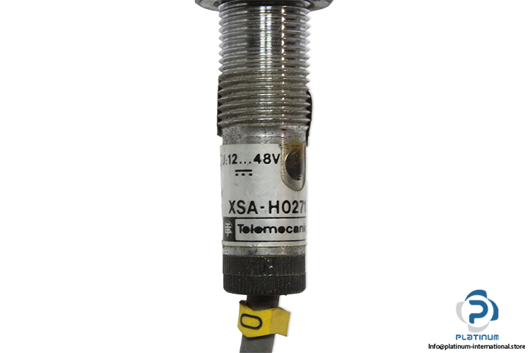 telemecanique-XSA-H02713-inductive-proximity-sensor-(New)-2
