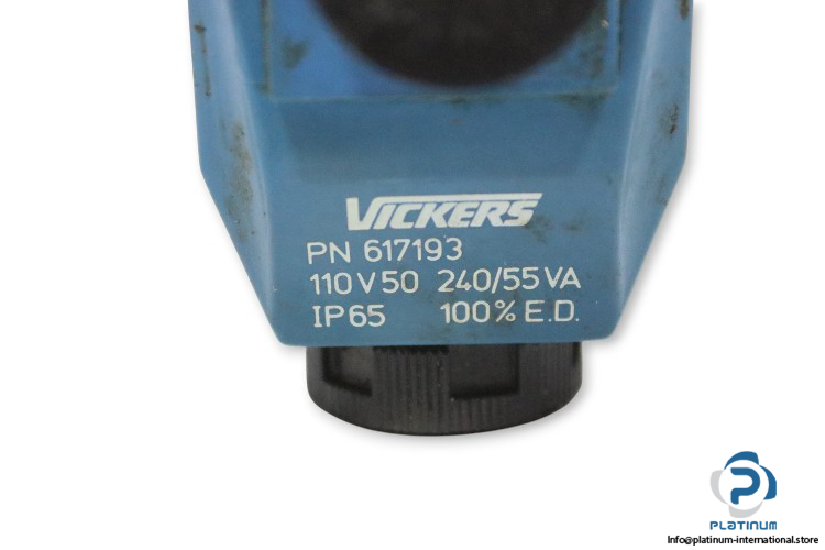 vickers-DG4V-3-2A-M-U-A-7-30-Solenoid-Operated-directional-valve-(used)-1