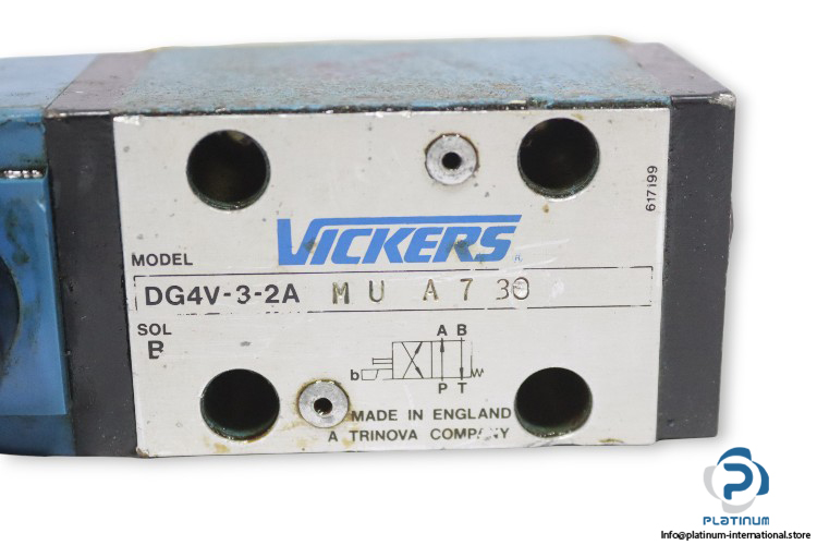 vickers-DG4V-3-2A-M-U-A-7-30-Solenoid-Operated-directional-valve-(used)-2