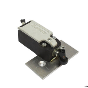 Lovato KB C1 S11 Roller Center Push Lever Limit Switch