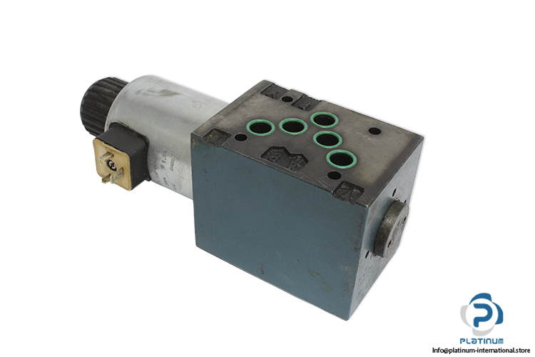 bosch-0810001967-directional-control-valve(used)-3