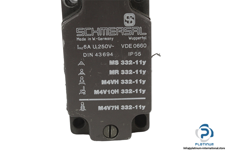 schmersal-M4V7H-332-11Y-limit-switch-(Used)-1