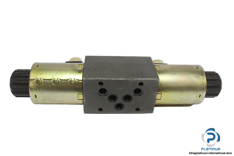 Arburg-WE10DA92C0240-G0-solenoid-operated-directional-valve(used)-3