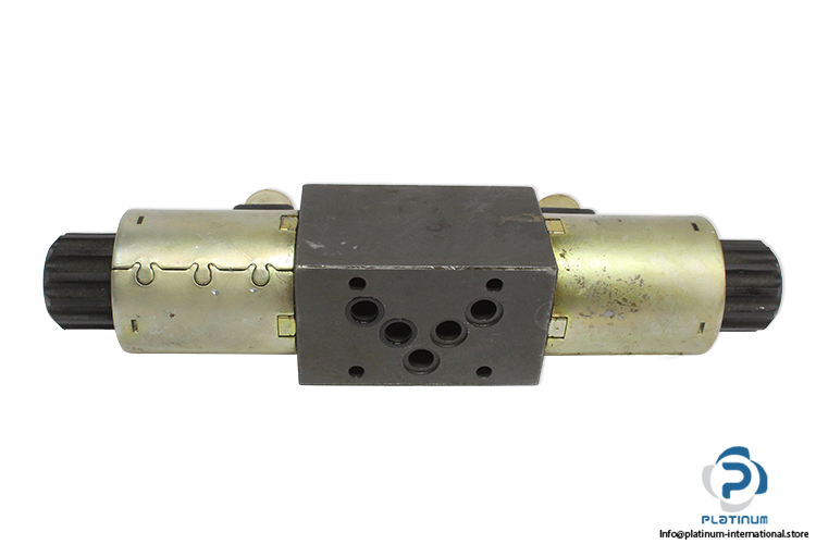 Arburg-WE10DB04C0240-G0-solenoid-operated-directional-valve(used)-3