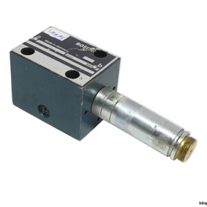 Bosch-0-810-091-270-solenoid-operated-directional-valve-without-coil(used)