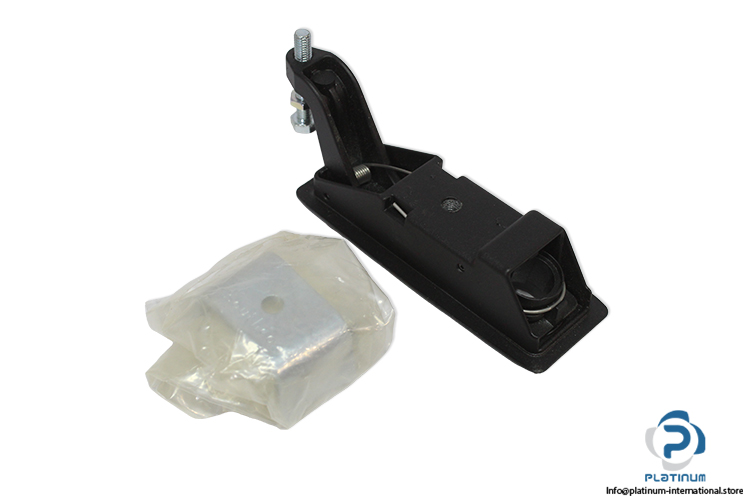 southco-C2-32-135-compression-latch-(New)