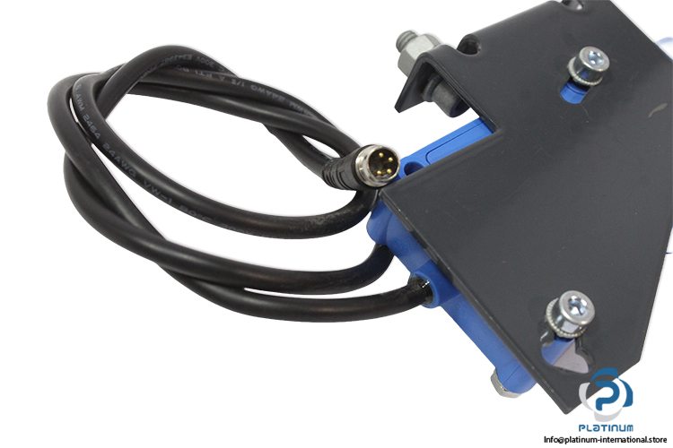 sick-RT-P2420S03-background-suppression-sensor-(New)-1