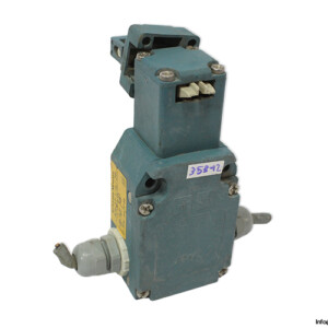 Moeller AT4/11-1/IA/ZB Safety Position Switch With Head Actuator
