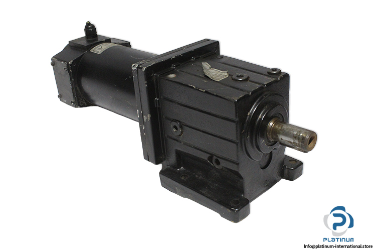 lenze-GST05-2PVBR-071C21-helical-gear-motor-(used)