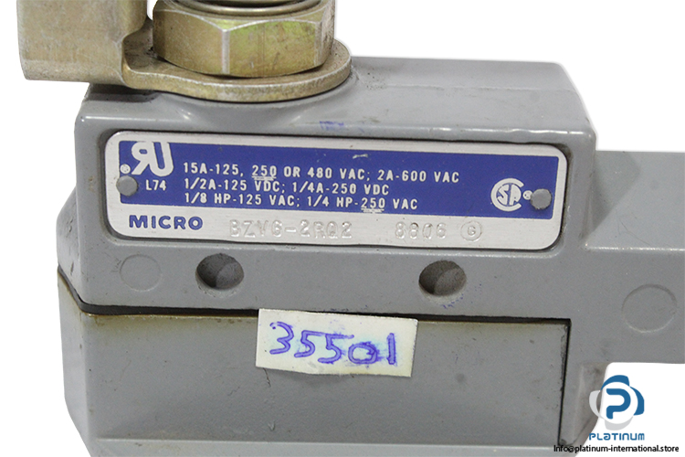 Honeywell-bzv6-2rq2-8806-roller-lever-micro-switch(used)-1