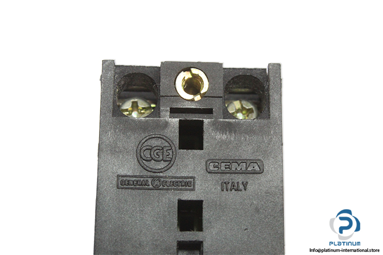 general-electric-077LT110-lamp-holder(new)-2