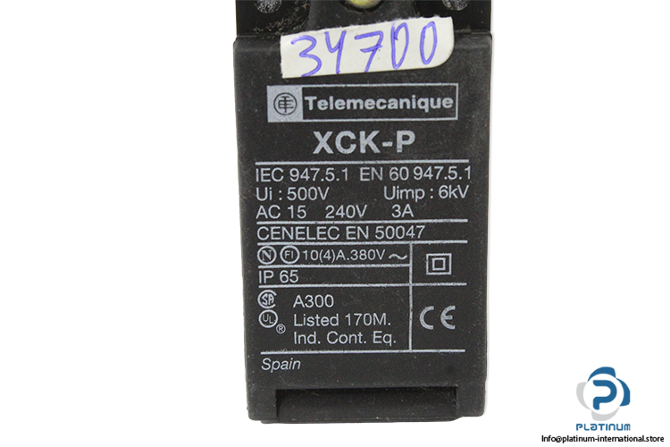 telemecanique-XCK-P118-roller-lever-limit-switch-(new)-2