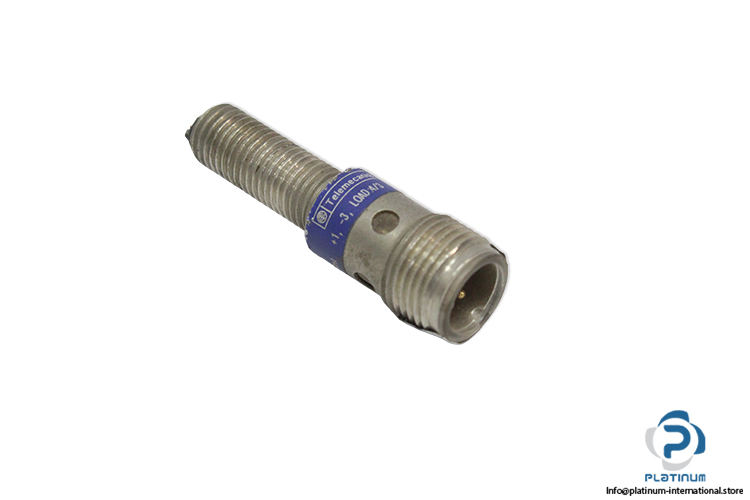 telemecanique-XS1N08PA340D-inductive-sensor-(Used)