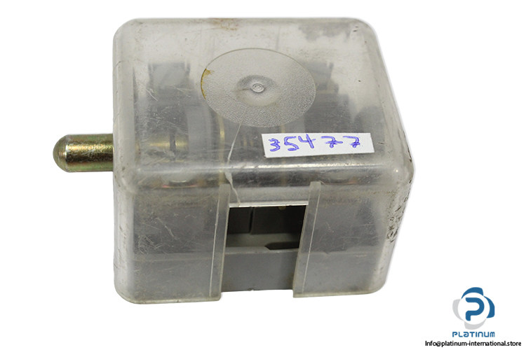 kontaktsystem-P01-plunger-limit-switch-(used)-1