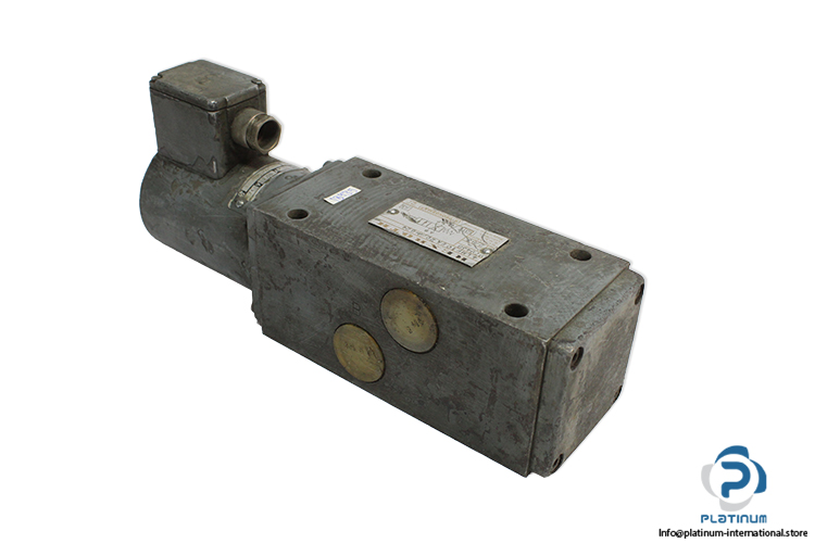 rexroth-4-LMF-10-EA-2C-A-G24-directional-control-valve-(Used)