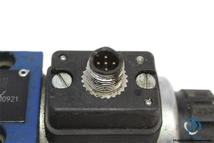 Rexroth-r901235012-solenoid-operated-directional-valve(used)-2