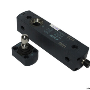 Pizzato NS D3AZ1SMK-F41 Safety Locking Switch