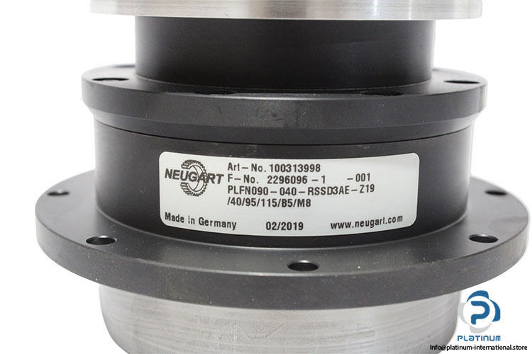 neugart-PLFN090-040-RSSD3AE-Z194095115B5M8-right-angle-gearbox(new-carton)-2