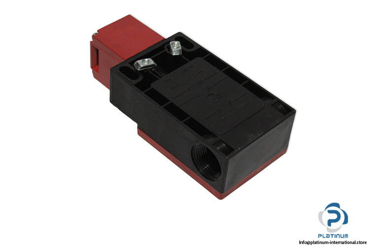 telemecanique-XCS-TA891-safety-switch-(Used)-1