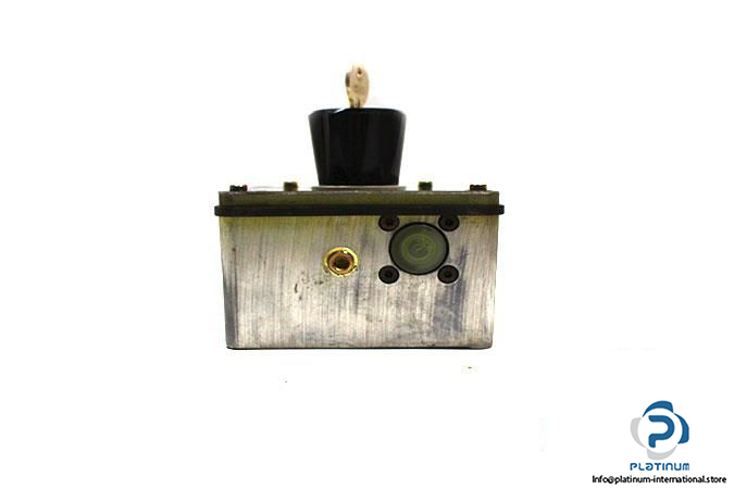 REXROTH-HED-2-OA-24-200-L24-R900442022-PRESSURE-SWITCH5_675x450.jpg
