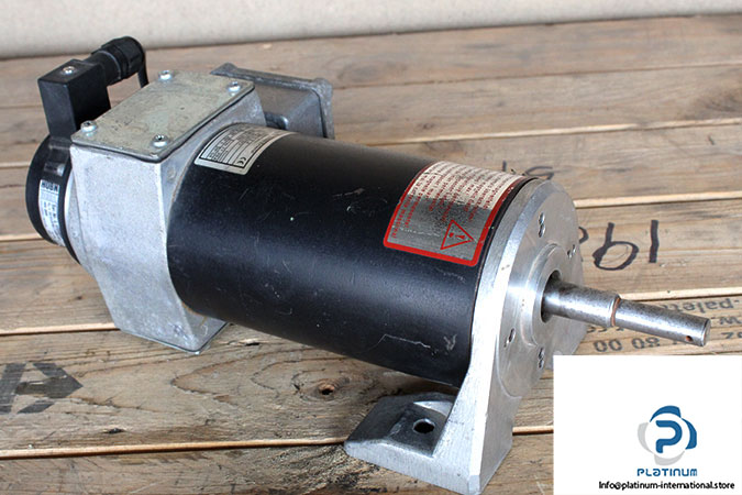 lenze-13.121.65.5.5.4-servo-motor(used)