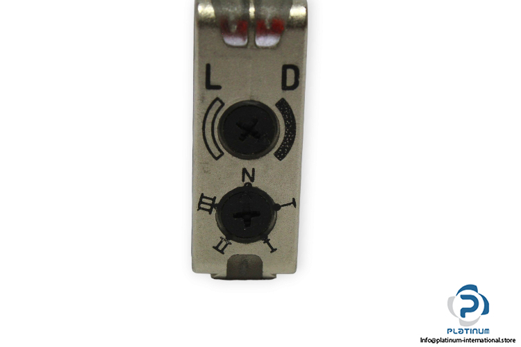 pepperl-fuchs-MLV12-54-G_76b_124_128-retro-reflective-sensor-new-3