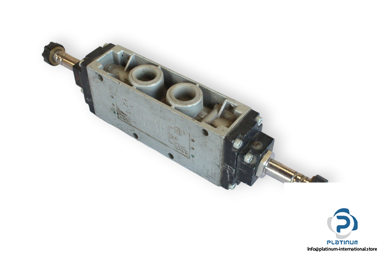 Univer-C-9520-double-solenoid-valve-(used)