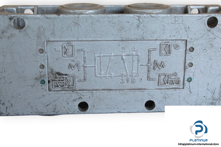 Univer-C-9520-double-solenoid-valve-(used)-1