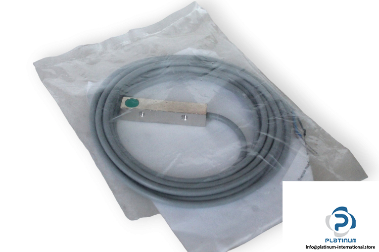 baumer-IFF-08-26-45_L1_L-inductive-sensor-new