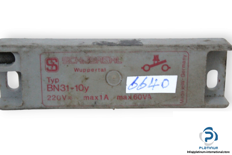 schmersal-BN31-10Y-magnetic-switch-used-2