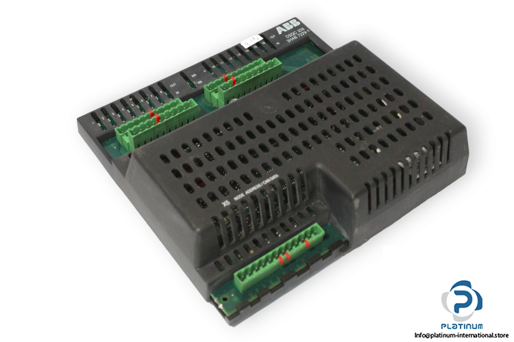 abb-DSQC-328-3HAB-7229-1-digital-i_o-unit-used