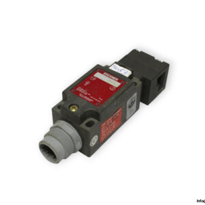 euchner-NZ2VZ-528-E-safety-switch-(used)